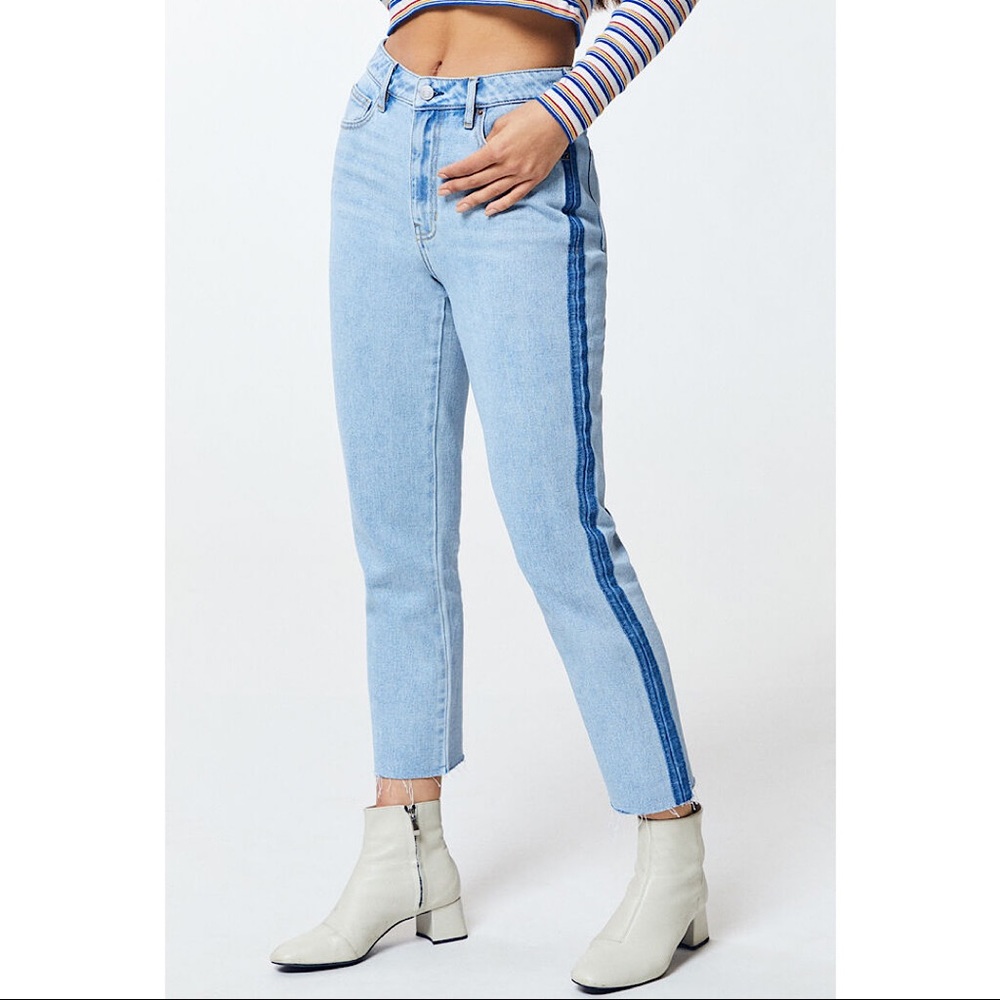 Pacsun Kelly Mom Jean Raw Hem Size 27